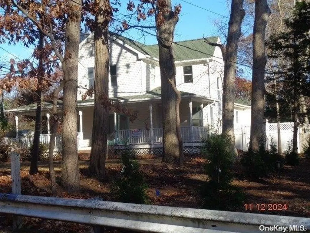 242 Lawrence Road Kings Park NY 11754