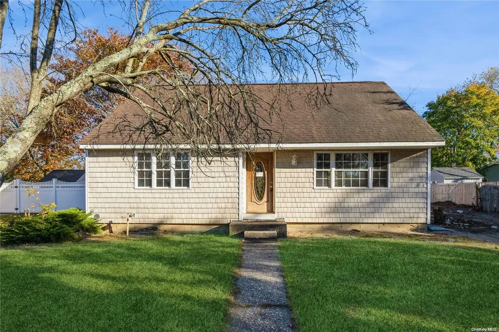 7 Highview Lane Ridge NY 11961