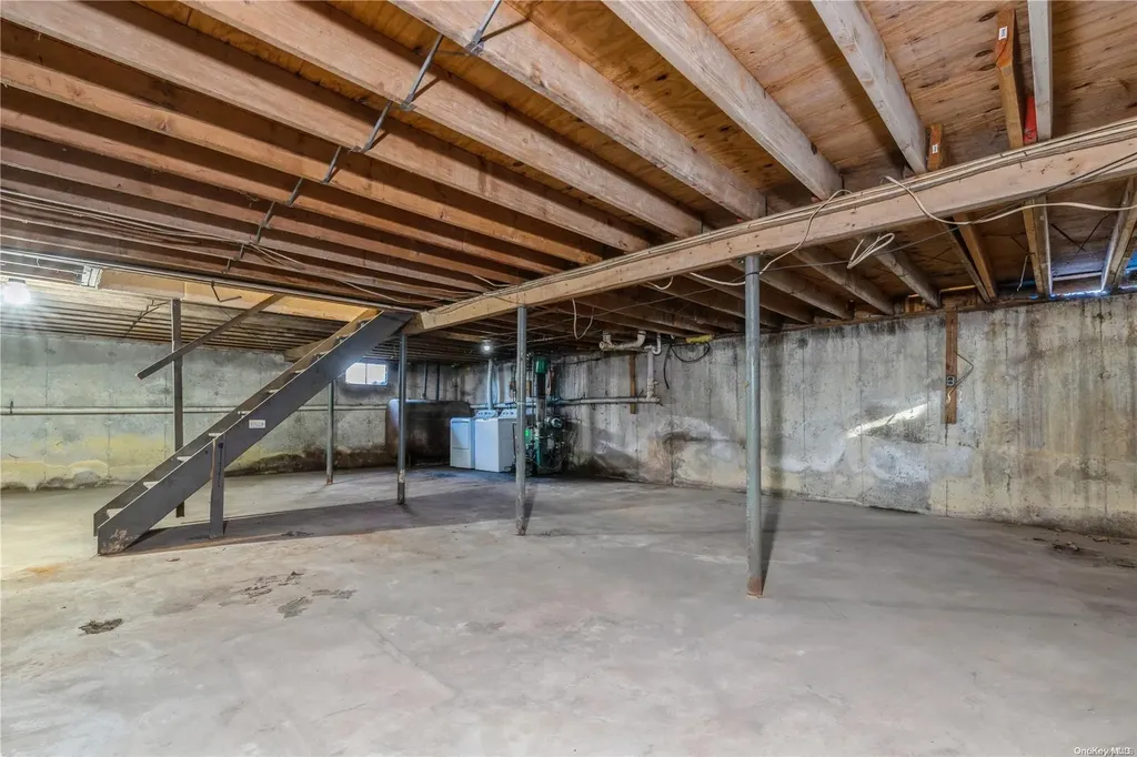 7 Highview Lane Ridge NY 11961