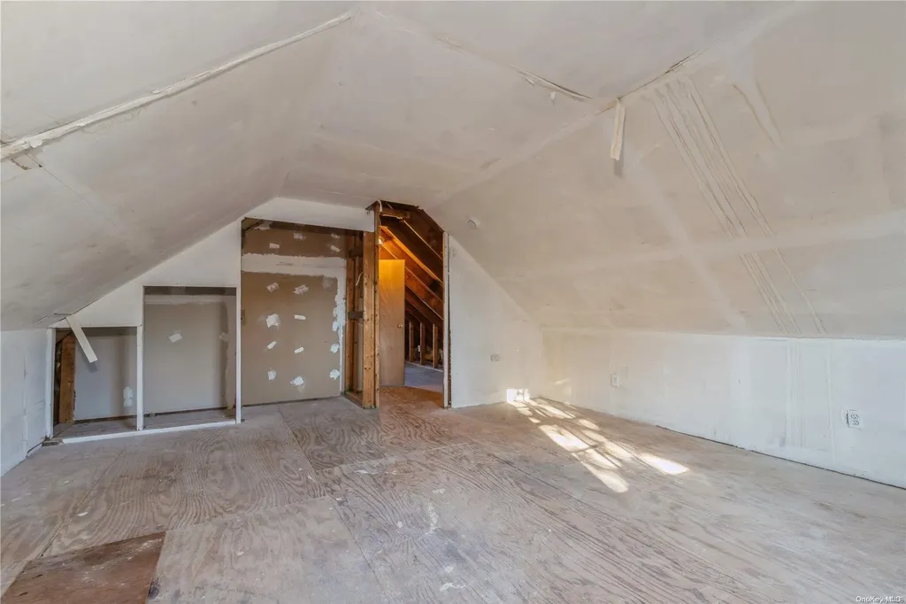 7 Highview Lane Ridge NY 11961