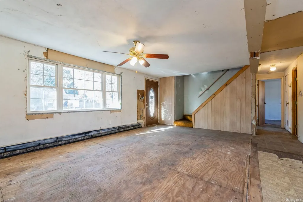 7 Highview Lane Ridge NY 11961
