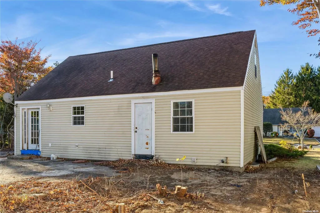 7 Highview Lane Ridge NY 11961