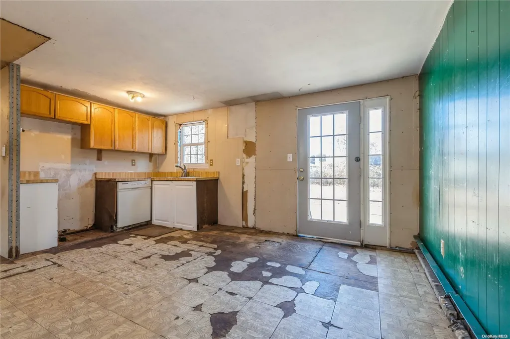 7 Highview Lane Ridge NY 11961