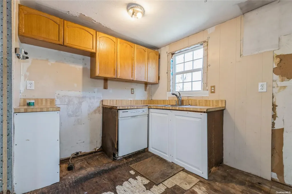 7 Highview Lane Ridge NY 11961
