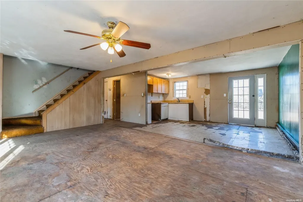 7 Highview Lane Ridge NY 11961