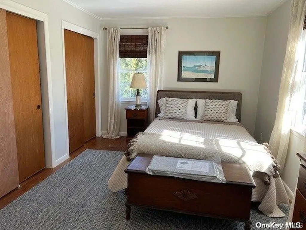 51 Middle Pond Road Southampton NY 11968