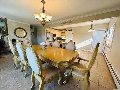 176 12th Street Bethpage NY 11714