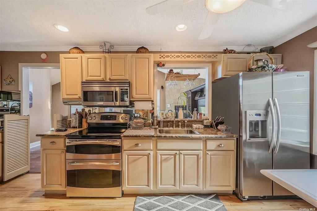 10 Marchant Drive Saint James NY 11780