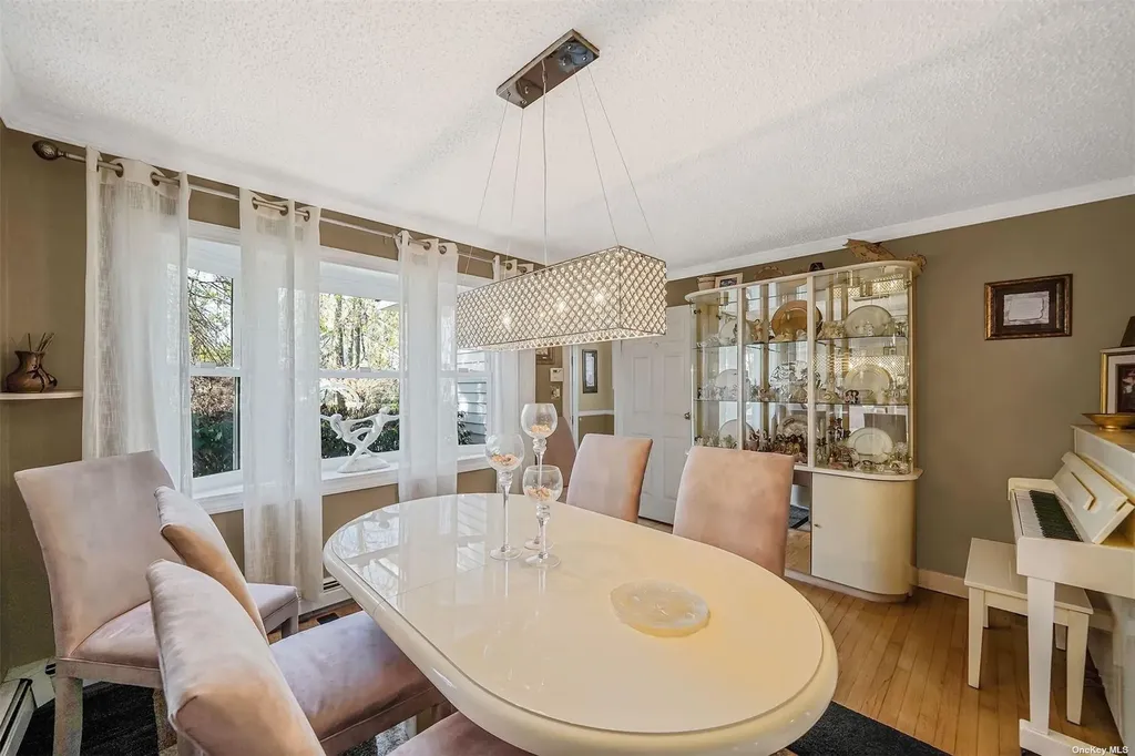 10 Marchant Drive Saint James NY 11780