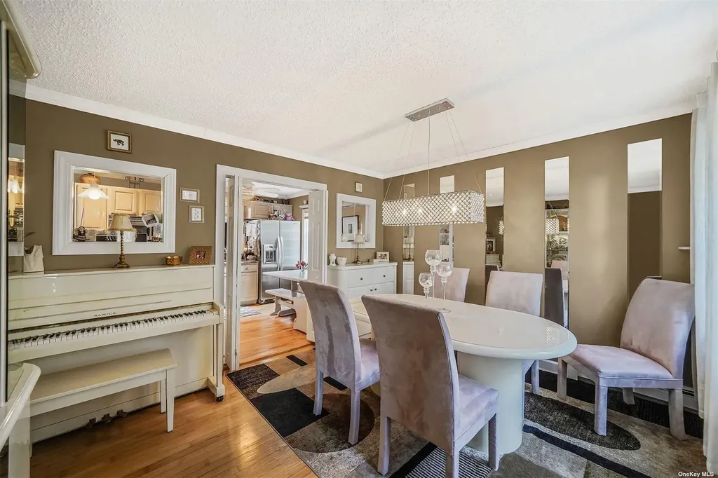 10 Marchant Drive Saint James NY 11780