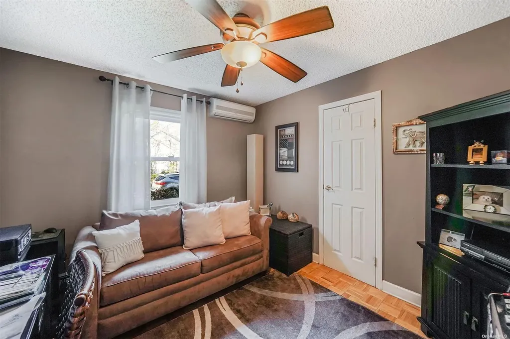 10 Marchant Drive Saint James NY 11780