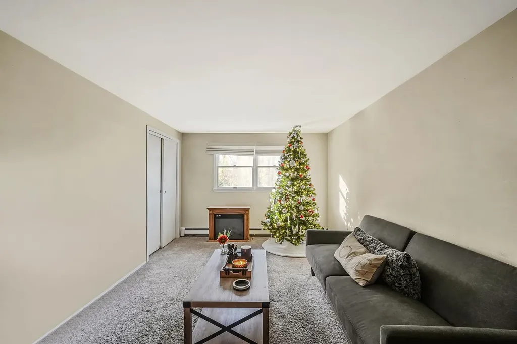 10 Marchant Drive Saint James NY 11780