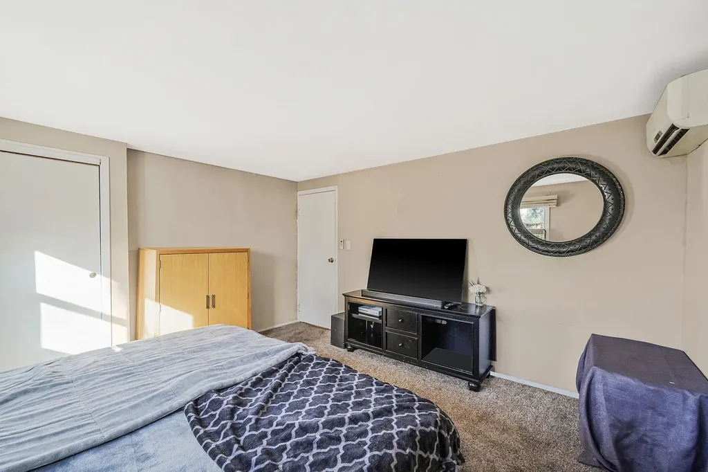 10 Marchant Drive Saint James NY 11780