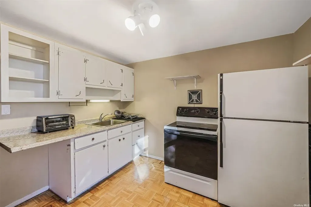 10 Marchant Drive Saint James NY 11780