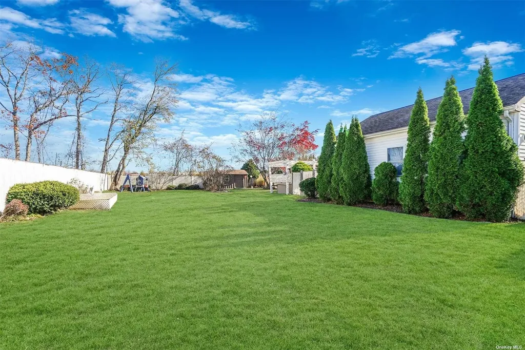 10 Marchant Drive Saint James NY 11780
