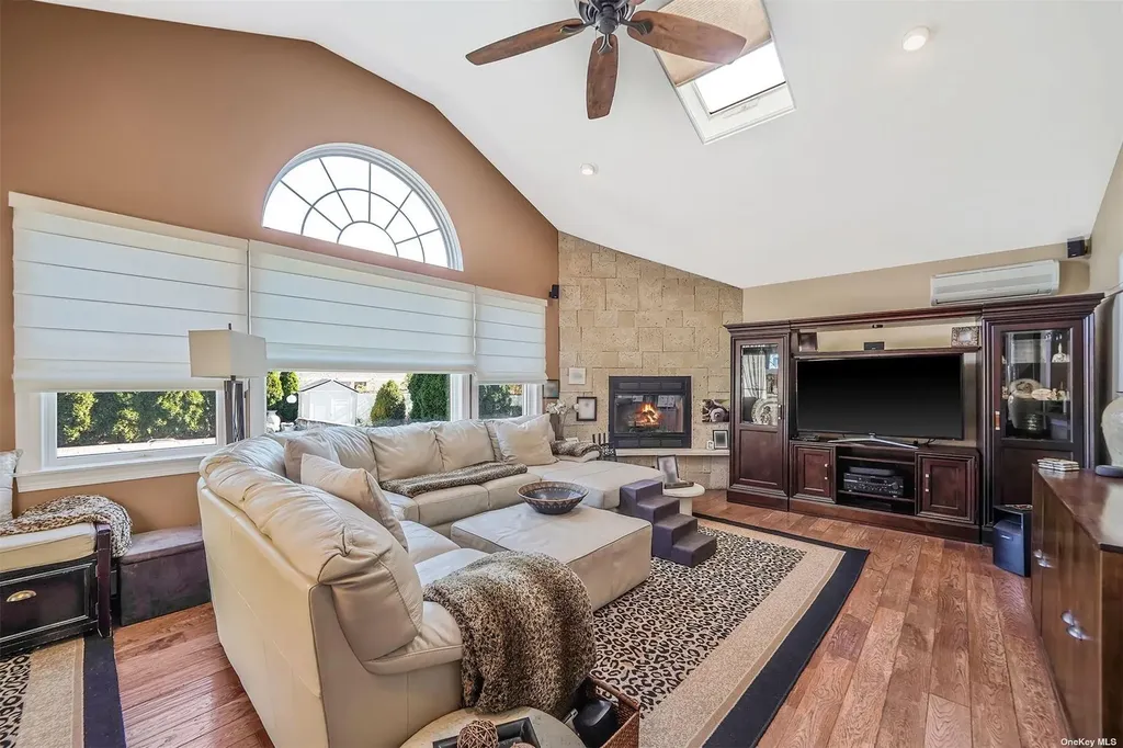 10 Marchant Drive Saint James NY 11780