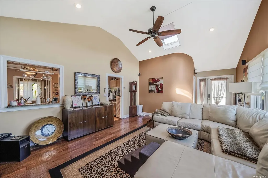 10 Marchant Drive Saint James NY 11780