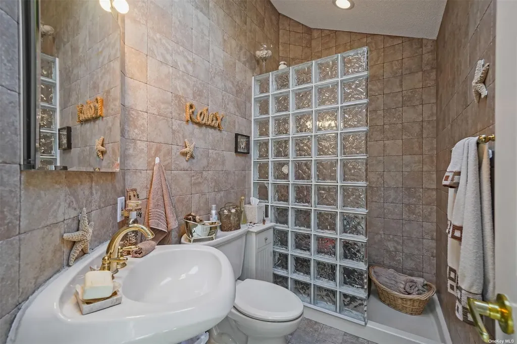 10 Marchant Drive Saint James NY 11780
