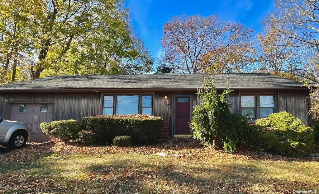 85 Kenneth Avenue Huntington NY 11743