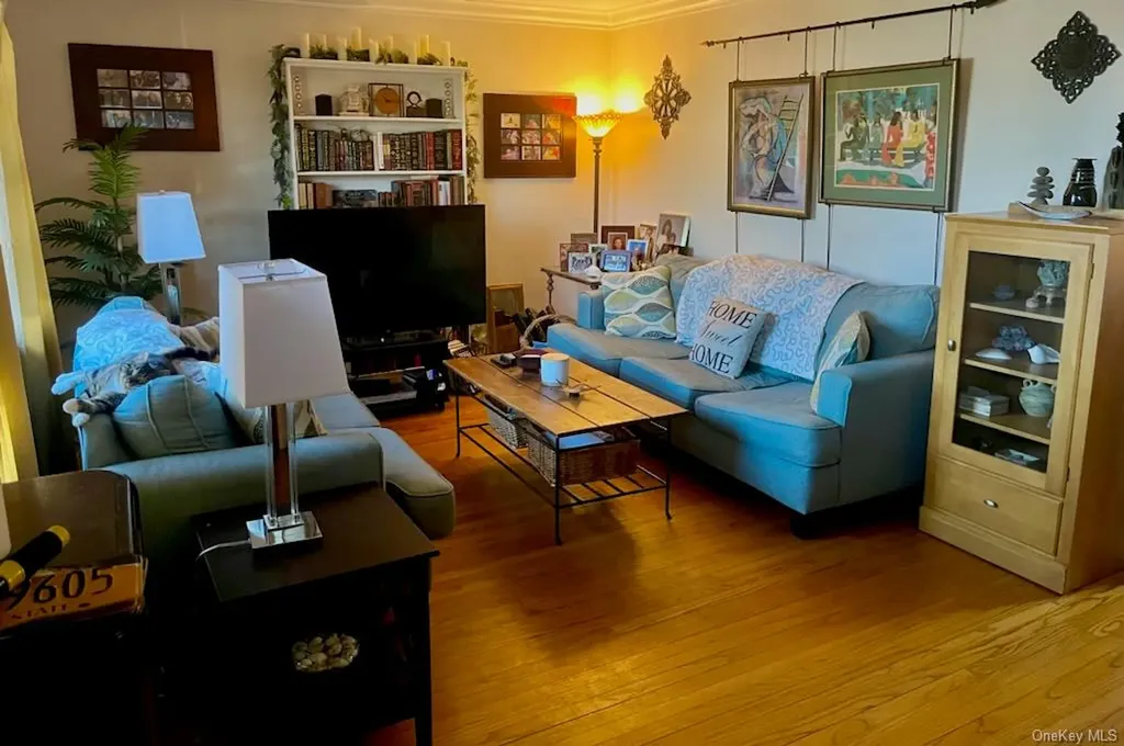 85 Kenneth Avenue Huntington NY 11743