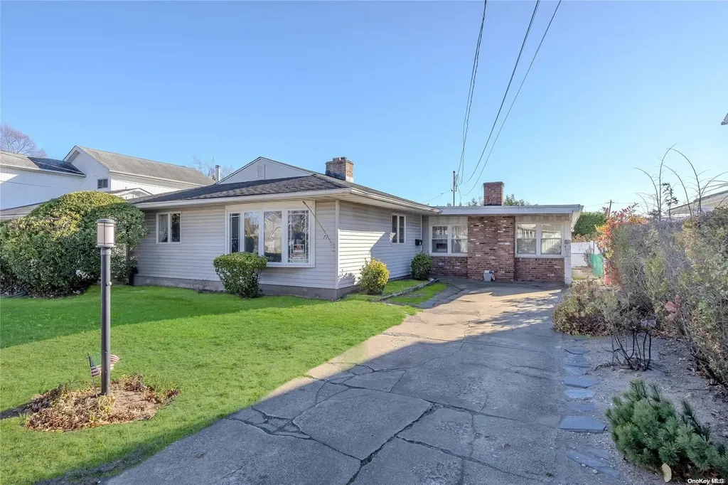 77 Weidner Avenue Oceanside NY 11572