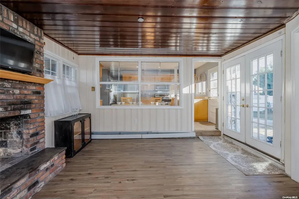 77 Weidner Avenue Oceanside NY 11572