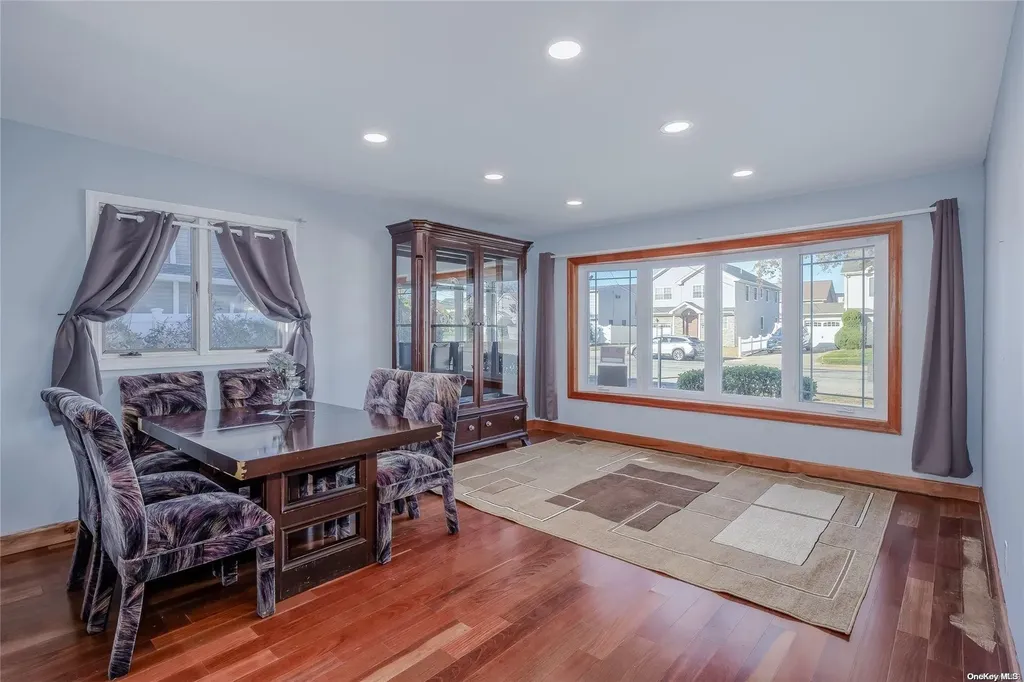 77 Weidner Avenue Oceanside NY 11572