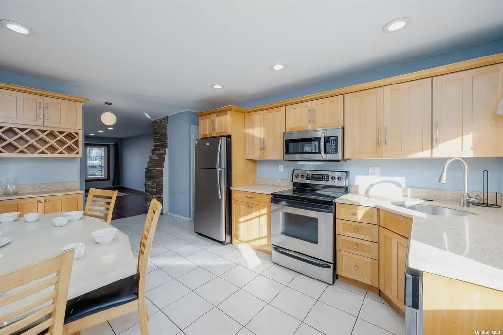 77 Weidner Avenue Oceanside NY 11572