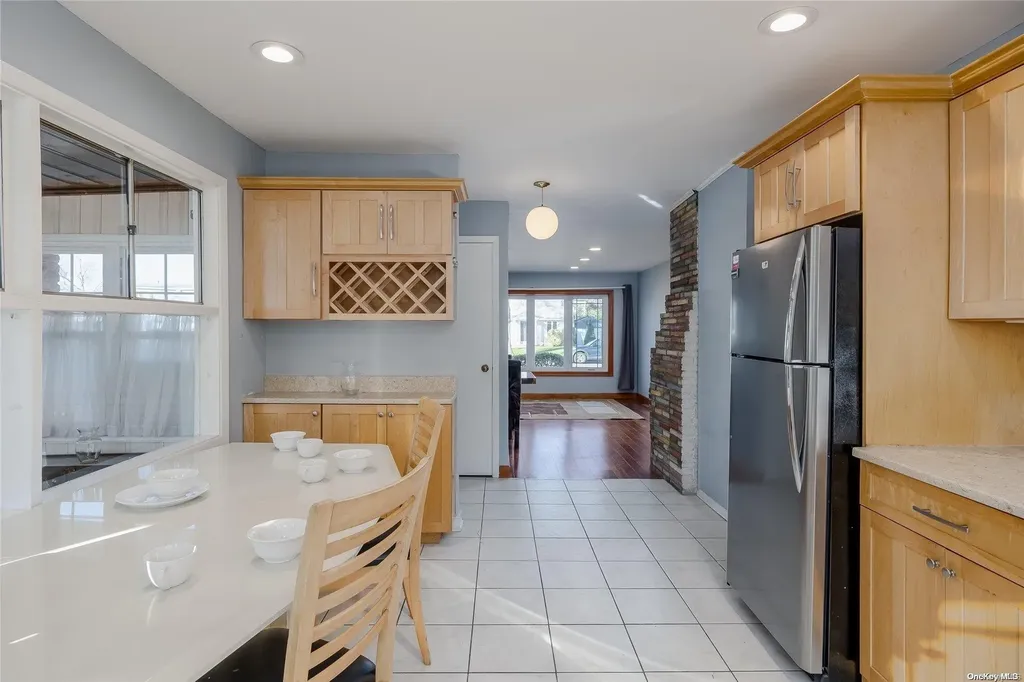 77 Weidner Avenue Oceanside NY 11572