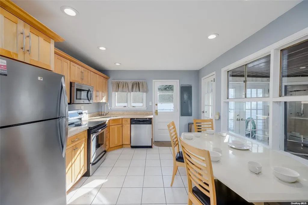 77 Weidner Avenue Oceanside NY 11572