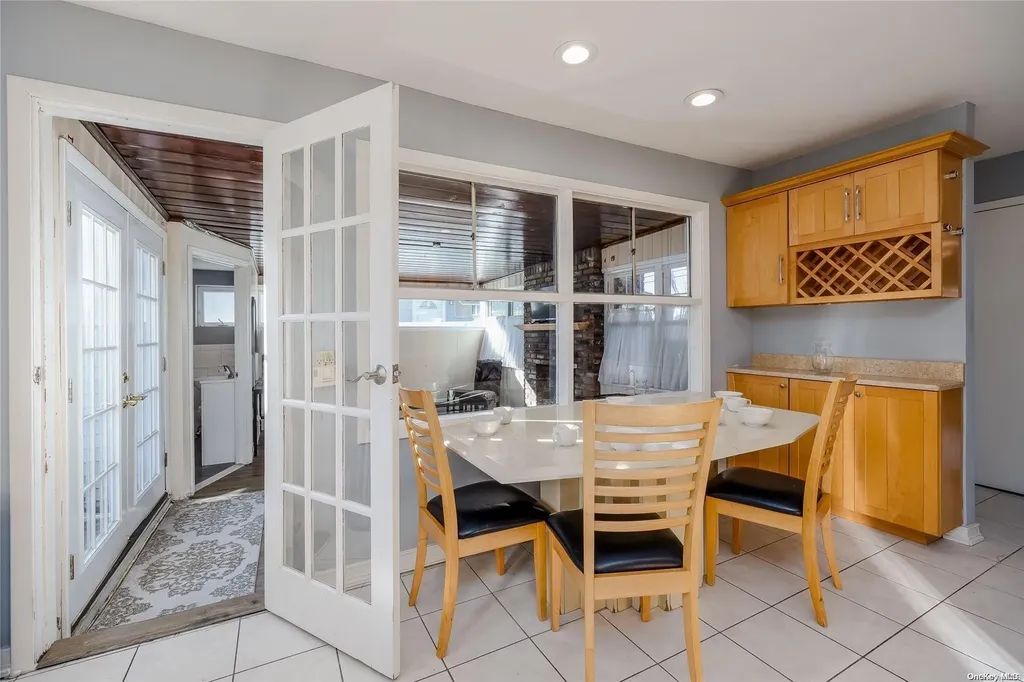 77 Weidner Avenue Oceanside NY 11572