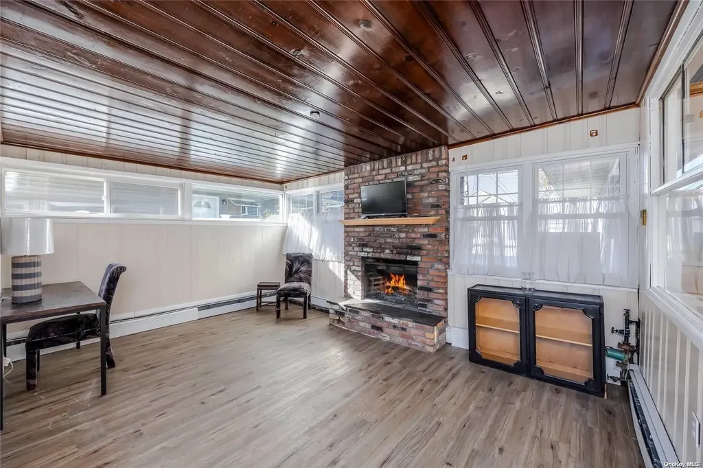 77 Weidner Avenue Oceanside NY 11572