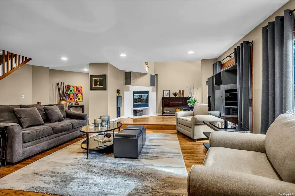 45 Roundabout Road Smithtown NY 11787