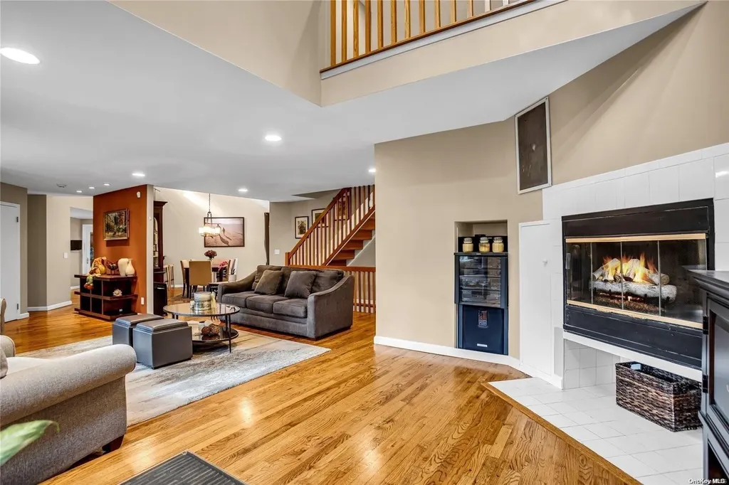 45 Roundabout Road Smithtown NY 11787