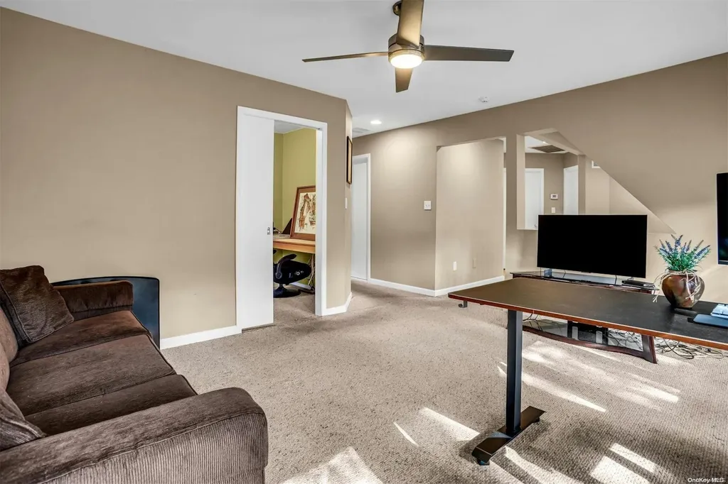 45 Roundabout Road Smithtown NY 11787