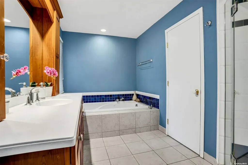 45 Roundabout Road Smithtown NY 11787