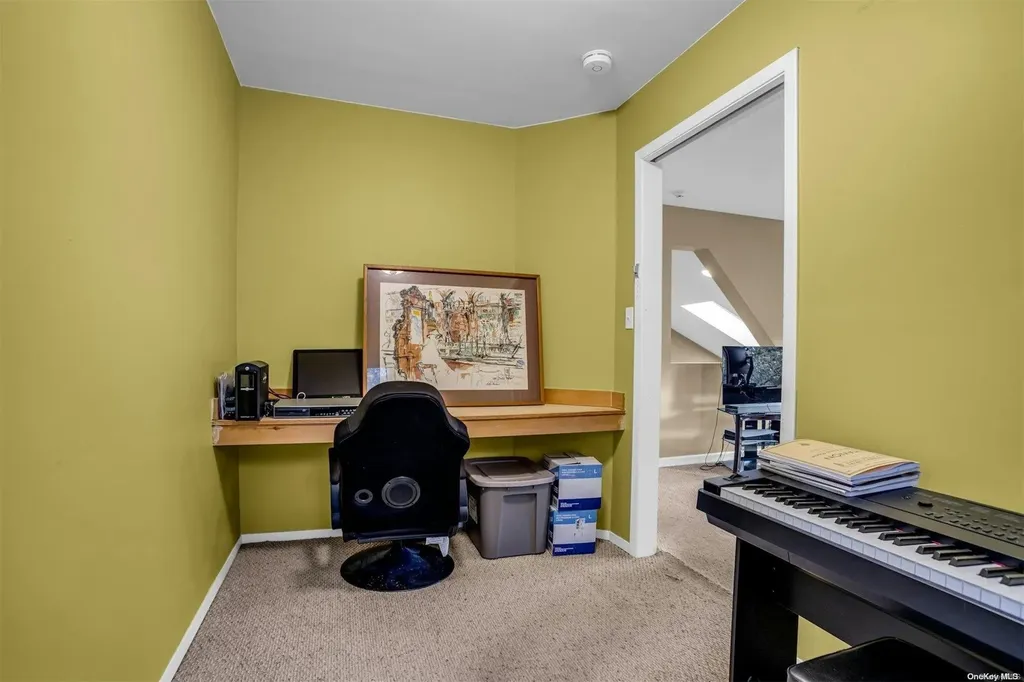 45 Roundabout Road Smithtown NY 11787