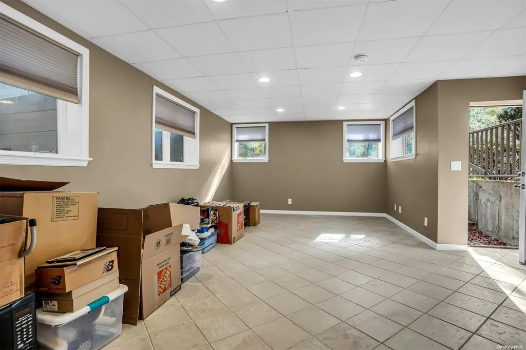 45 Roundabout Road Smithtown NY 11787