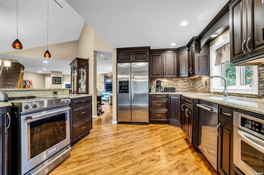 45 Roundabout Road Smithtown NY 11787