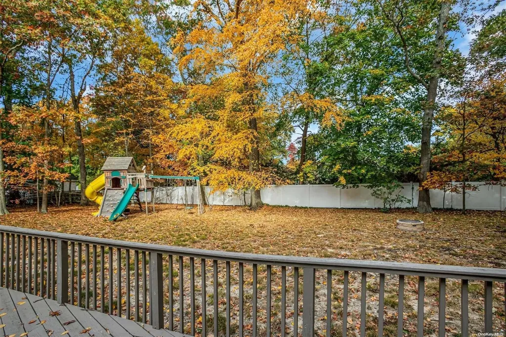 45 Roundabout Road Smithtown NY 11787