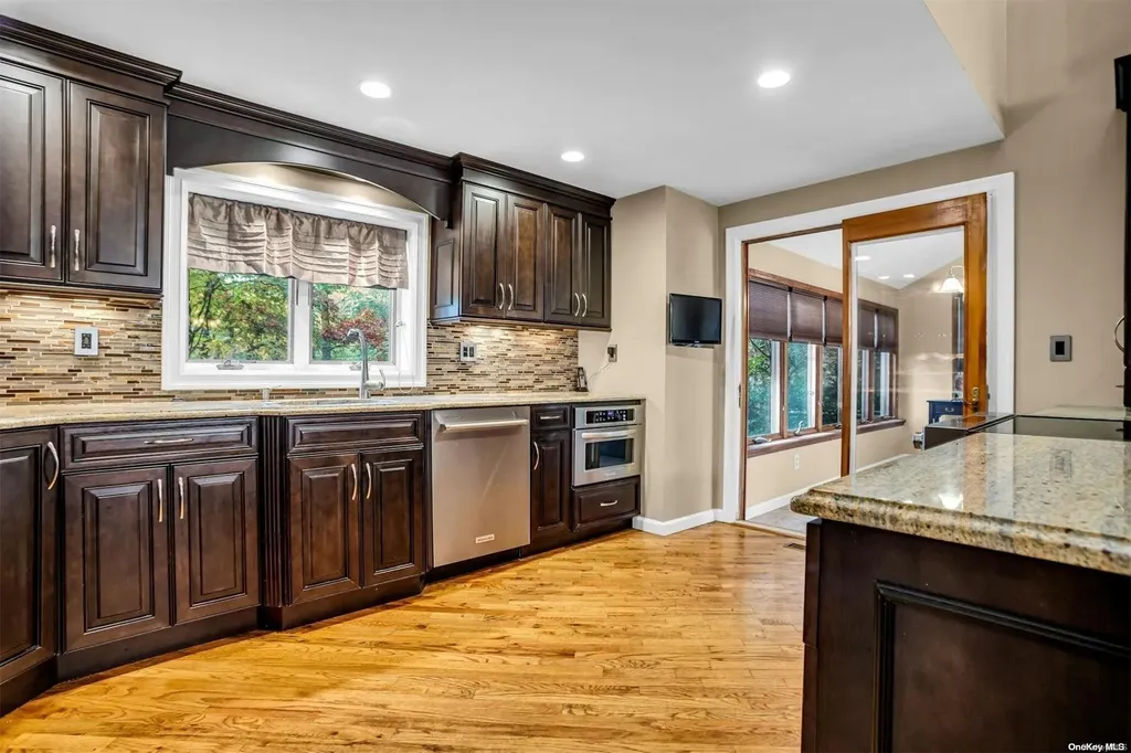 45 Roundabout Road Smithtown NY 11787
