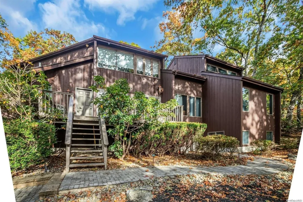 45 Roundabout Road Smithtown NY 11787