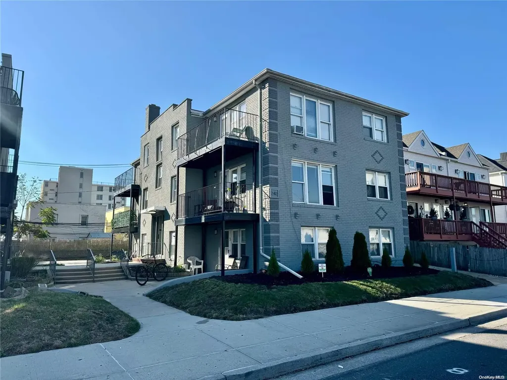 248 E Broadway Long Beach NY 11561