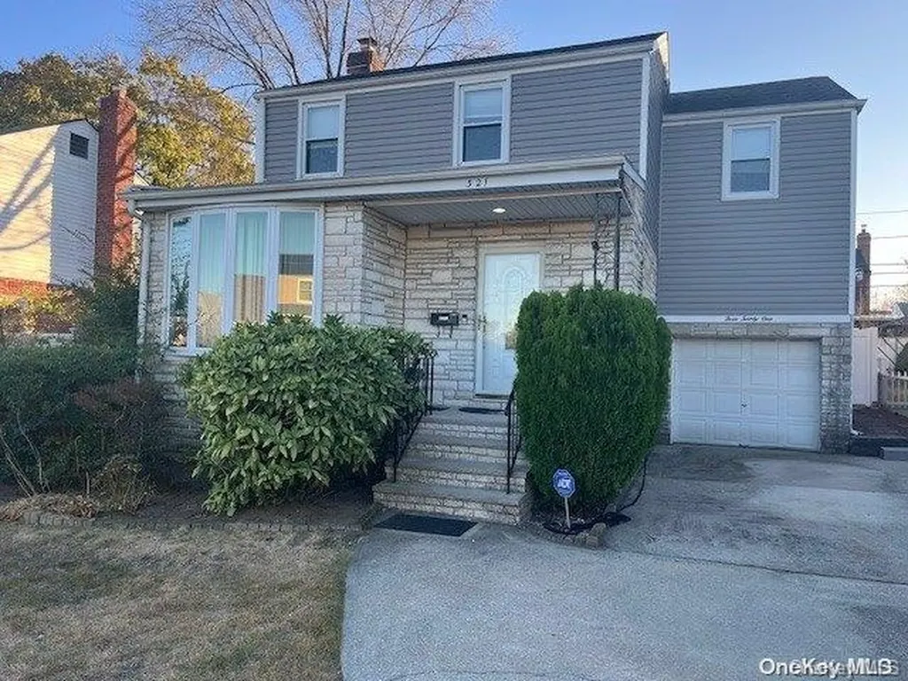 321 Norfeld Boulevard Elmont NY 11003