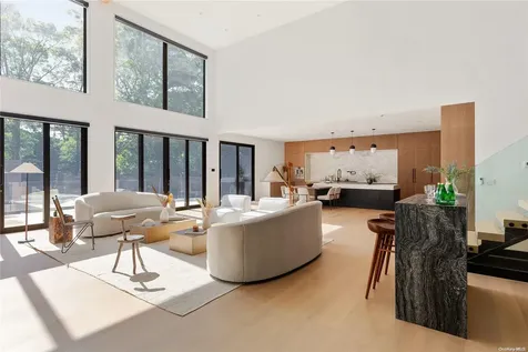 21 Westwood Road Wainscott NY 11975
