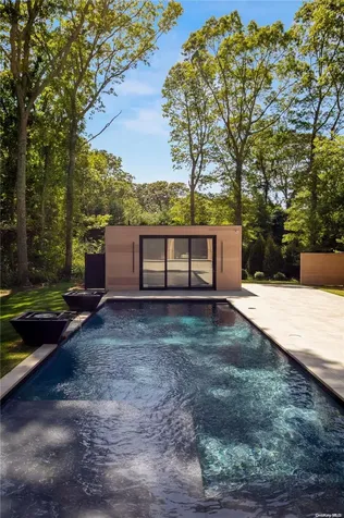 21 Westwood Road Wainscott NY 11975