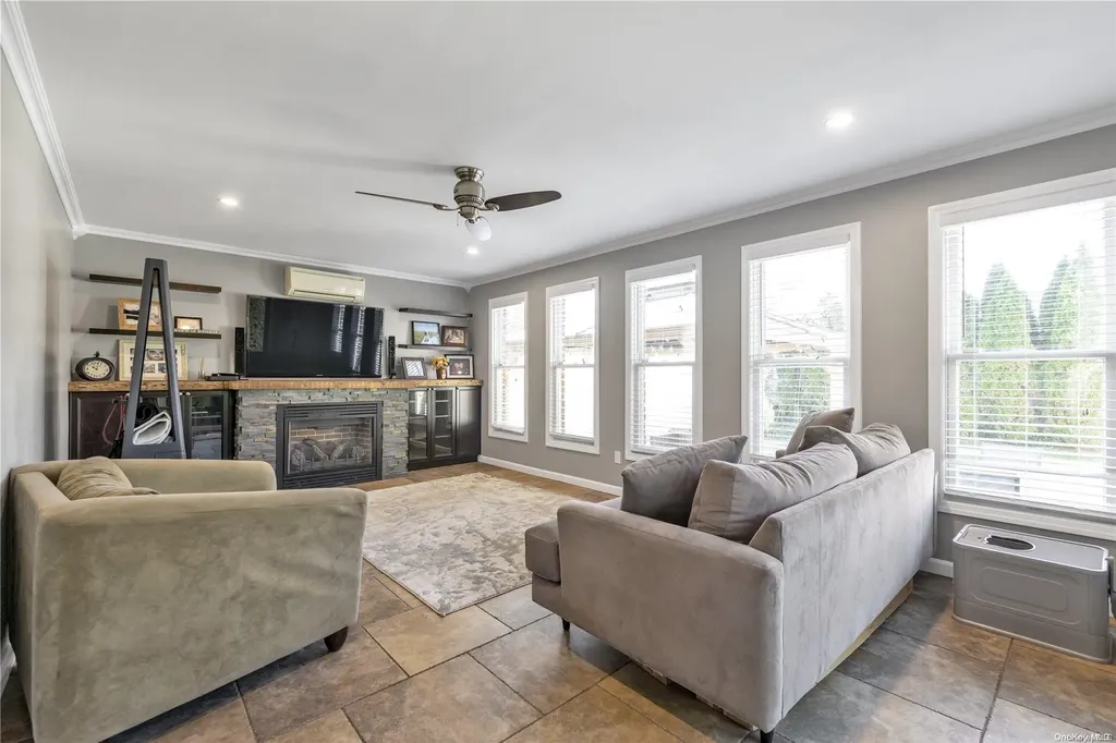 51 Crandall Drive Mineola NY 11501