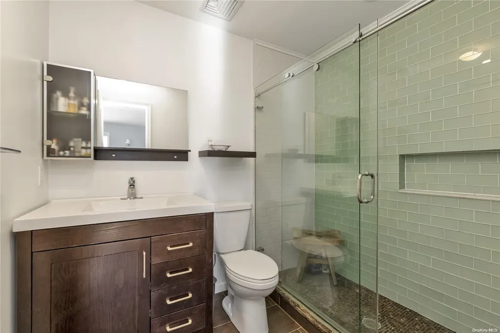 51 Crandall Drive Mineola NY 11501