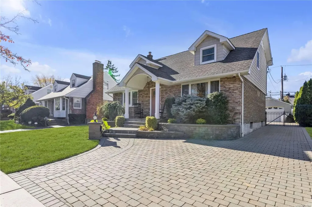 51 Crandall Drive Mineola NY 11501
