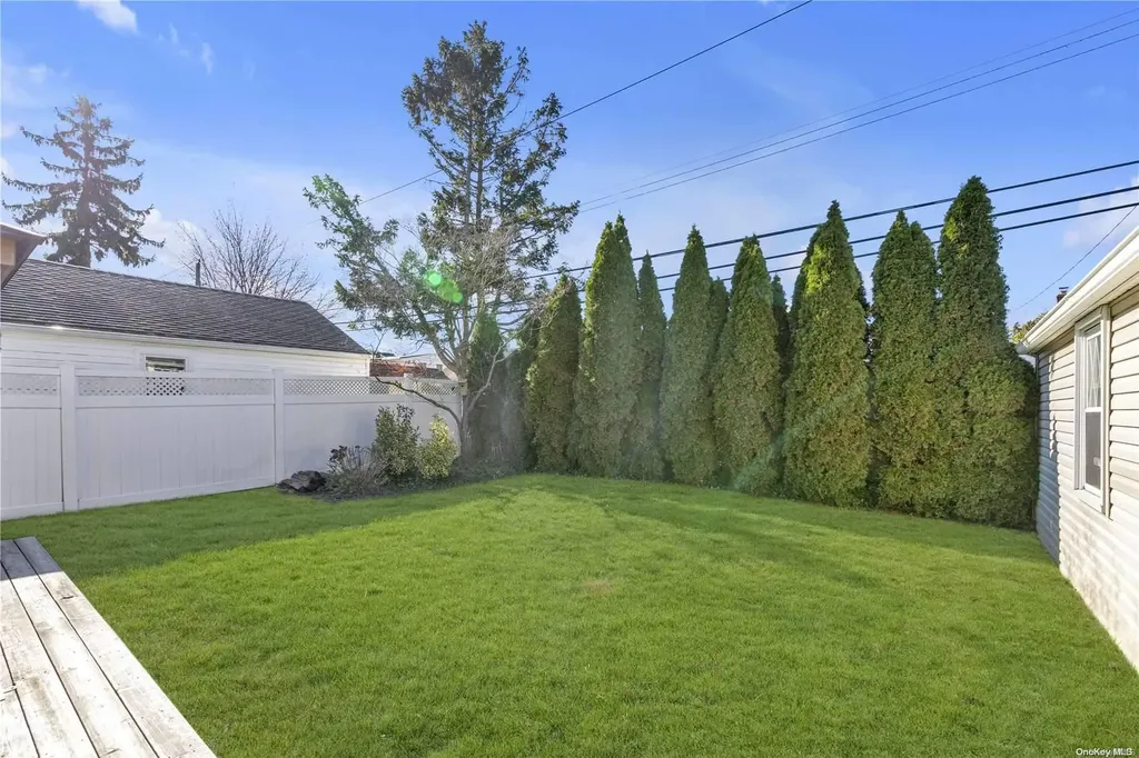 51 Crandall Drive Mineola NY 11501